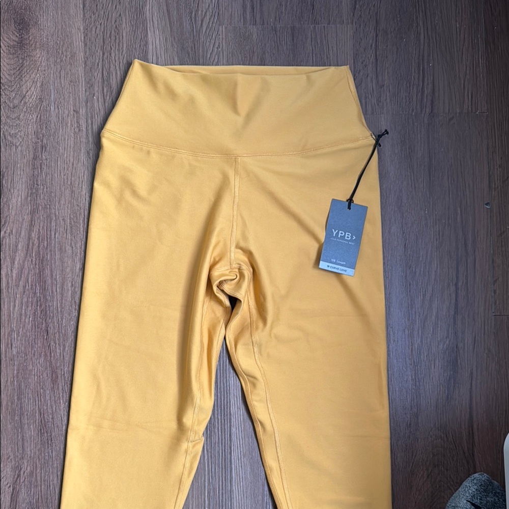 Abercrombie & Fitch YPB Curve Love 7/8 Length Legging - Picture 2 of 5